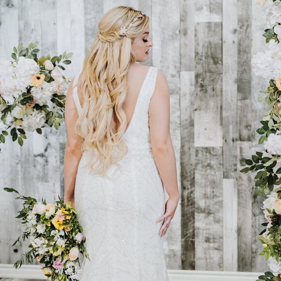 Plus Size Sheath Wedding Dress | Size 26W | Beaded Tulle, Plunging V-Neck - Picture 3 of 7